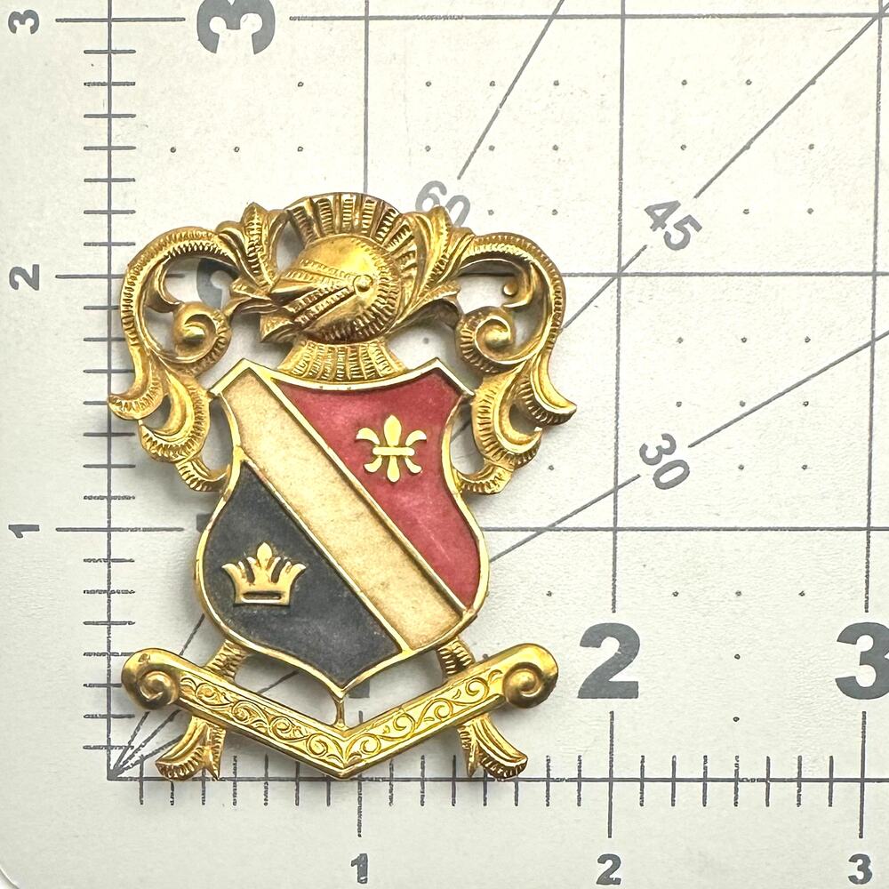 Vintage gold tone Heraldic red white blue enamel crest uniform accessory pin - Picture 8 of 8